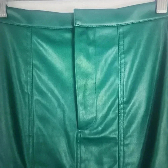 NSR FAUX GREEN LEATHER PENCIL SKIRT SIZE M - Picture 2 of 3